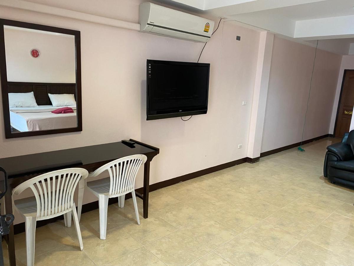 Orient House Hostel Pattaya Ngoại thất bức ảnh