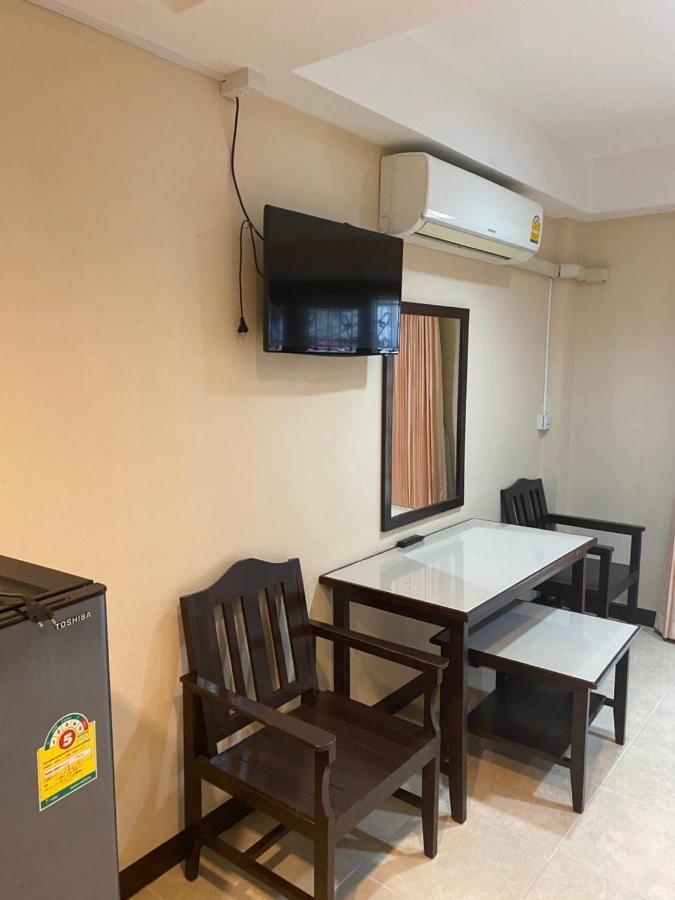 Orient House Hostel Pattaya Ngoại thất bức ảnh