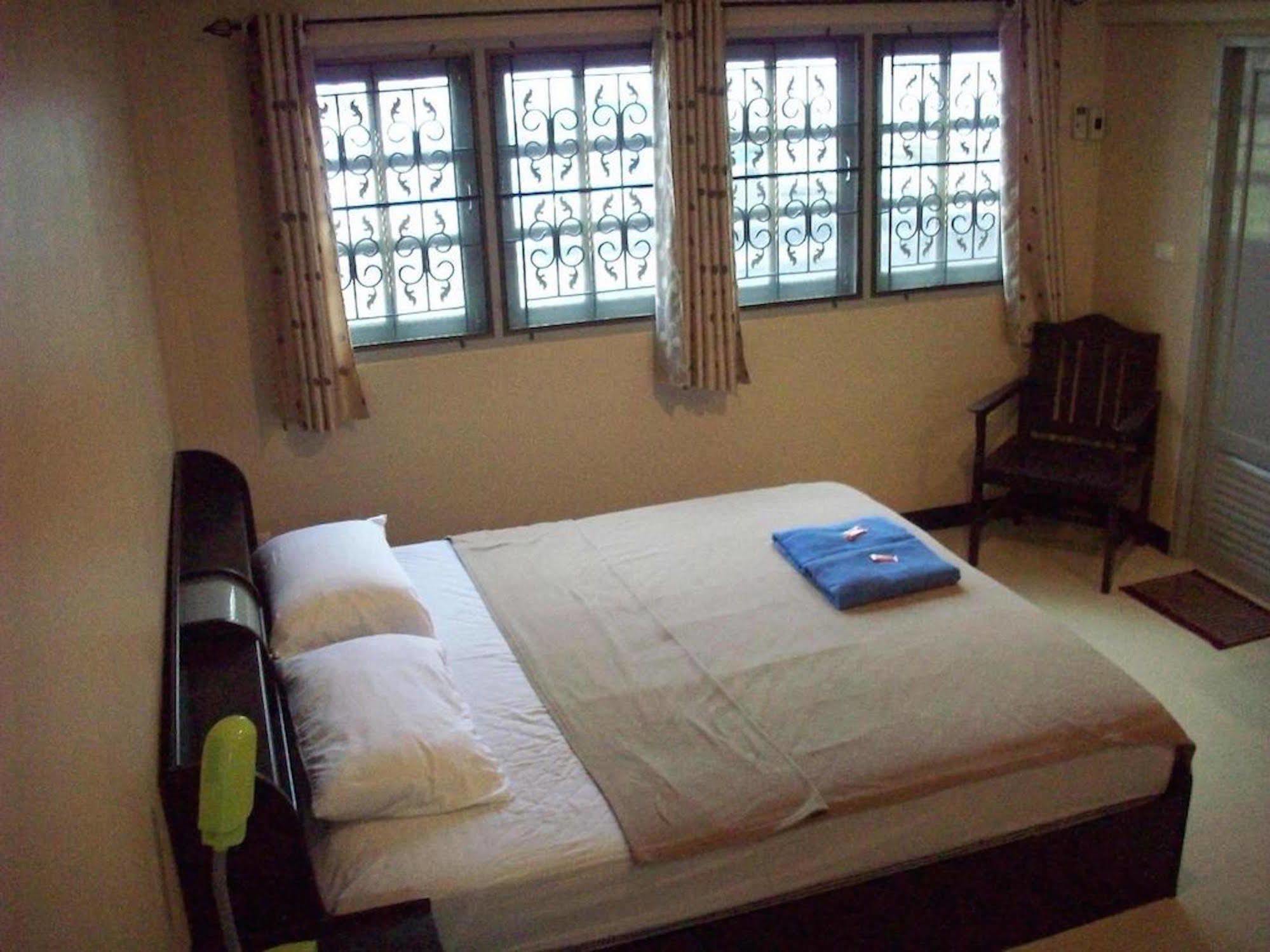 Orient House Hostel Pattaya Ngoại thất bức ảnh