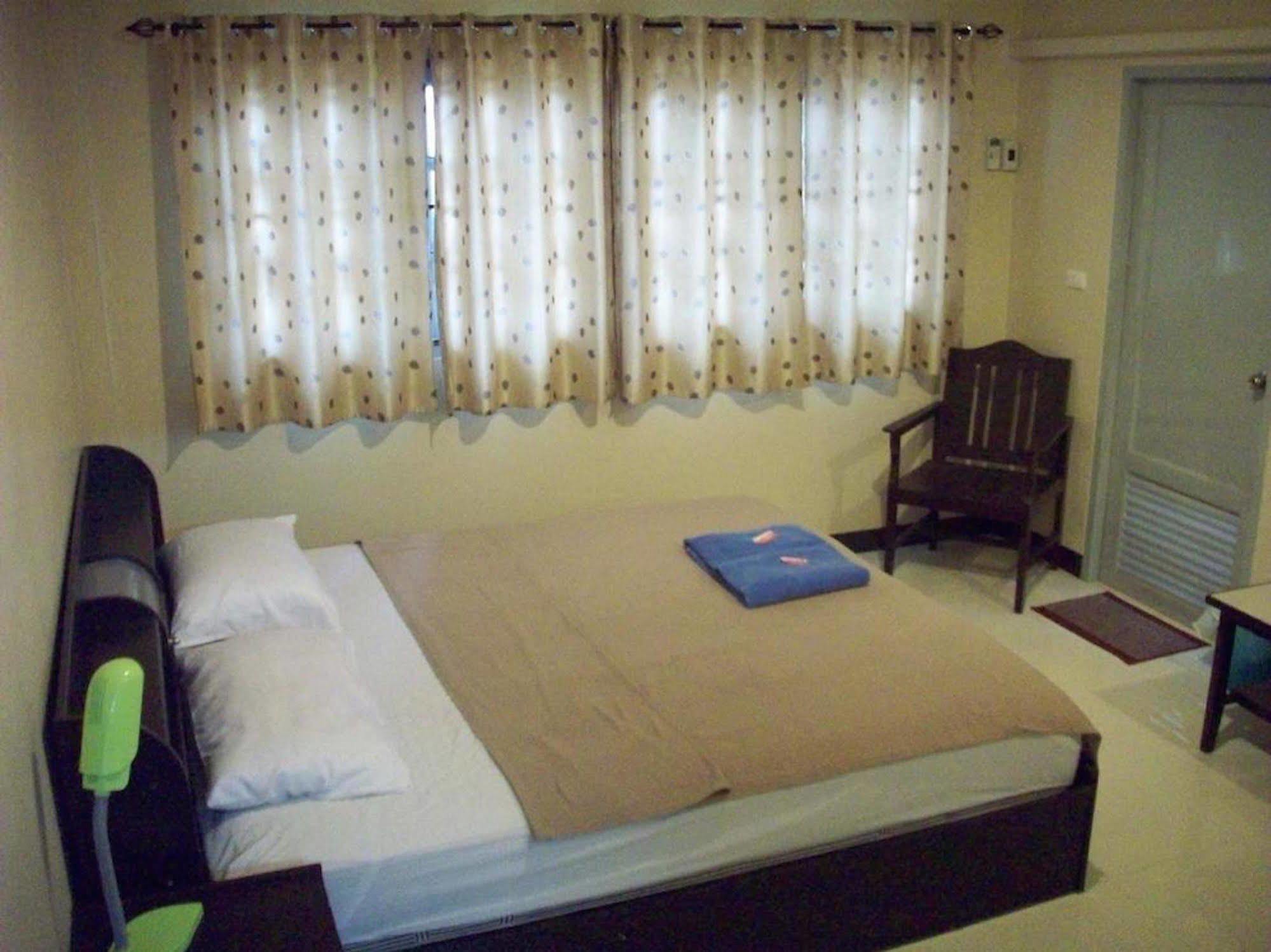 Orient House Hostel Pattaya Ngoại thất bức ảnh